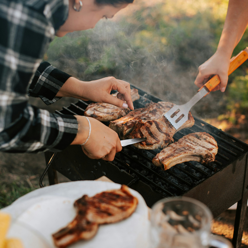 Poolside BBQ 1.5. 13:00–16:00